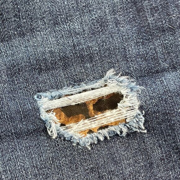 Lane Bryant Jeans 18 Dark Wash Distressed Leopard Patch Skinny - Picture 3 of 9